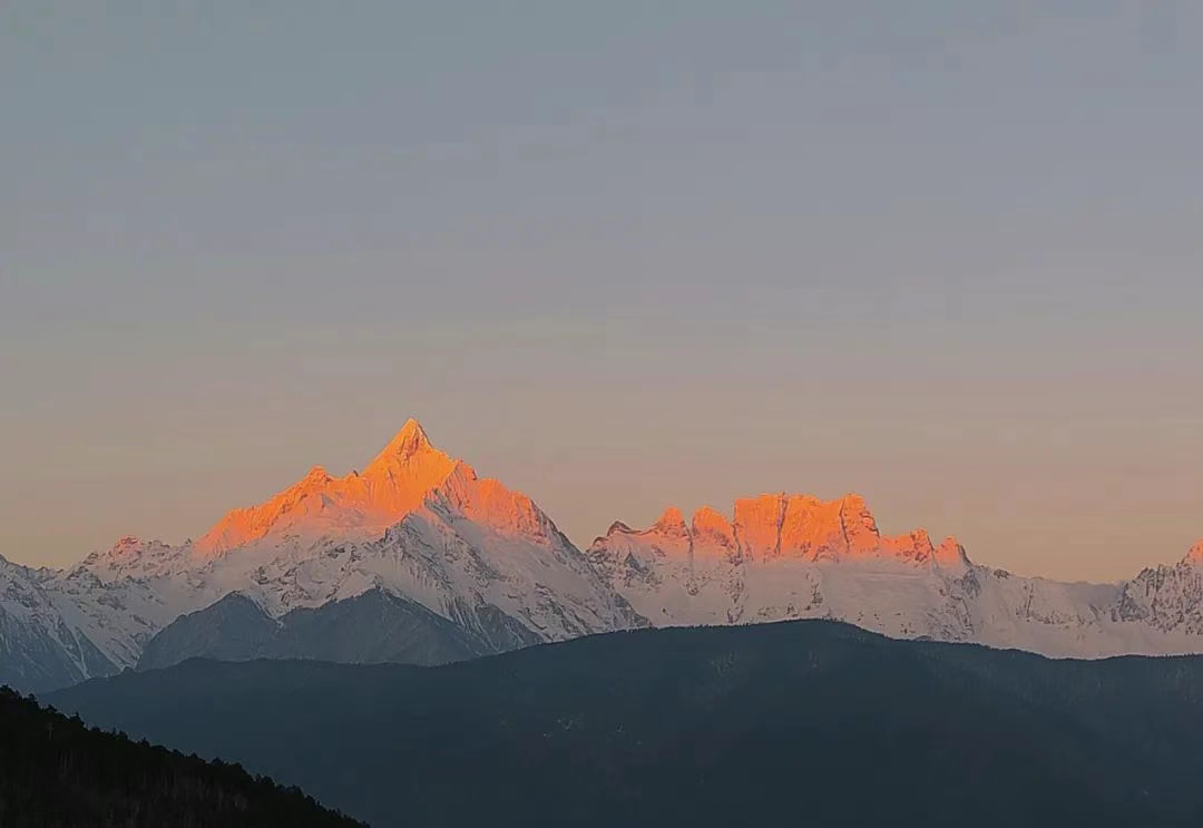 日照金山